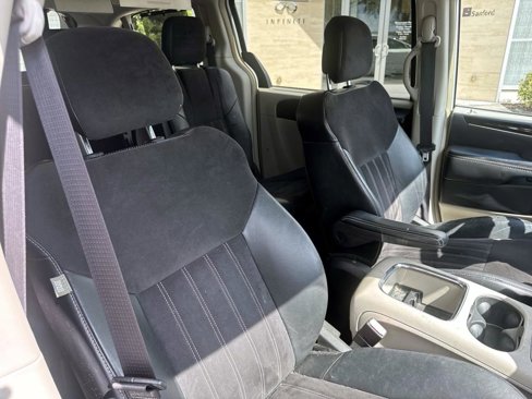 Used 2015 Chrysler Town & Country Limited w/ Trailer Tow Group image 15