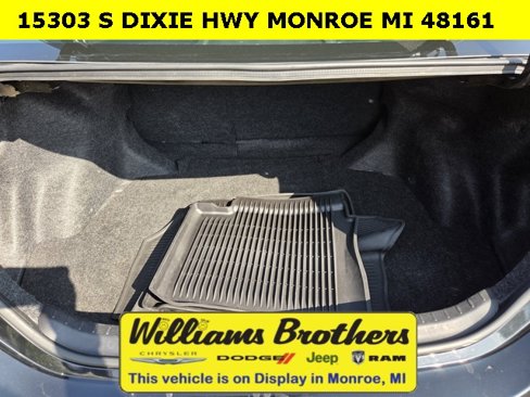 Used 2018 Toyota Corolla L image 16