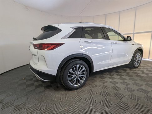 New 2025 INFINITI QX50 Luxe image 10