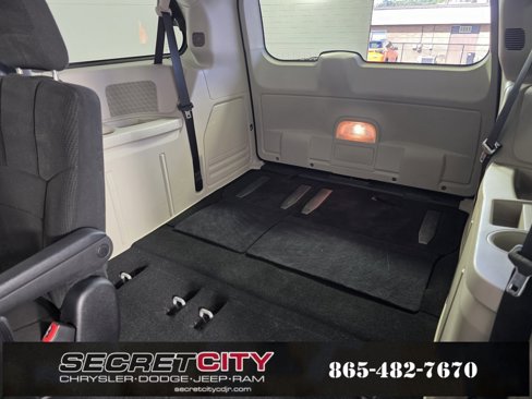Used 2013 Dodge Grand Caravan SE image 27