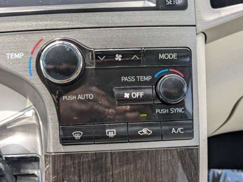 Used 2014 Toyota Venza LE image 25