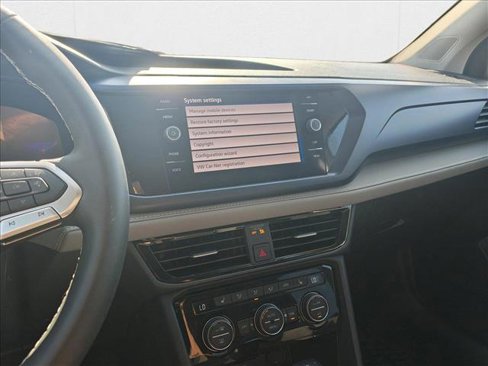 Certified 2024 Volkswagen Taos SE image 16