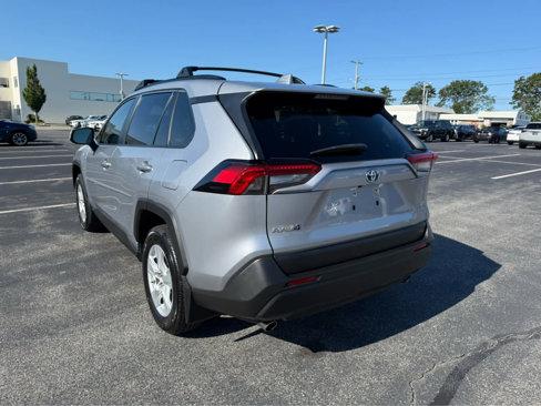 Used 2019 Toyota RAV4 LE image 5
