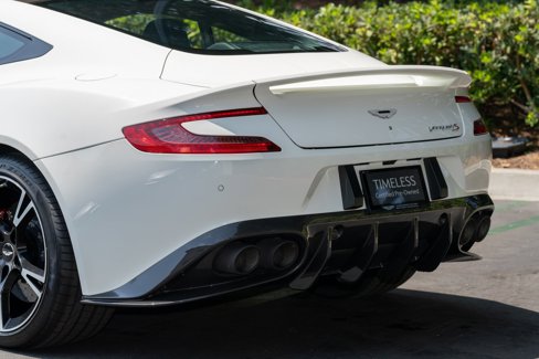 Used 2018 Aston Martin Vanquish S image 24