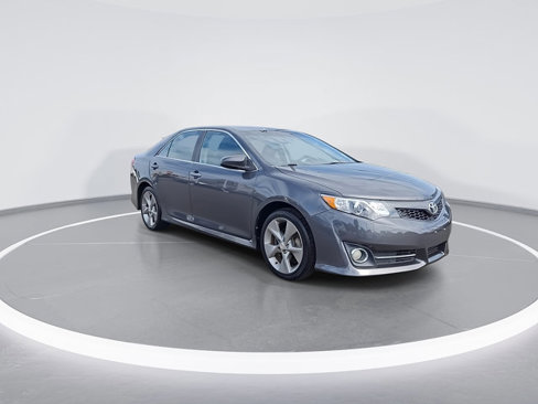 Used 2012 Toyota Camry SE image 2