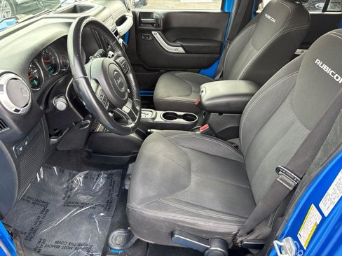 Used 2015 Jeep Wrangler Unlimited Rubicon w/ Connectivity Group image 24
