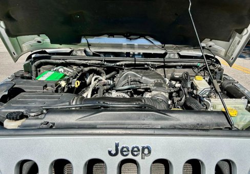 Used 2012 Jeep Wrangler Unlimited Sahara image 10