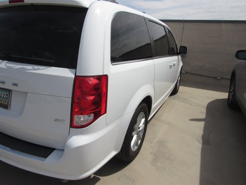 Used 2020 Dodge Grand Caravan SXT image 3