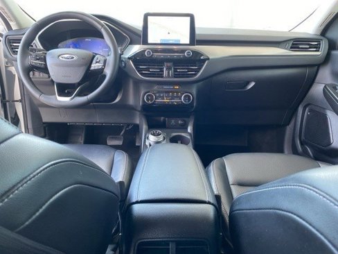 Certified 2022 Ford Escape Titanium image 30