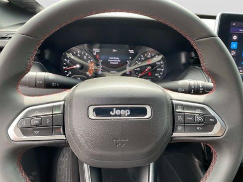 Used 2024 Jeep Compass Trailhawk image 17
