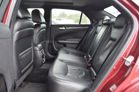 Used 2011 Chrysler 300 Limited image 21