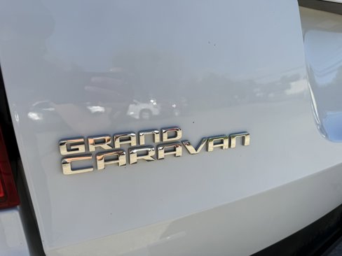 Used 2014 Dodge Grand Caravan SXT w/ Rear Park Assist Package image 10