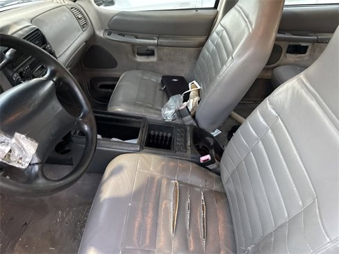 Used 2000 Ford Explorer XL image 5