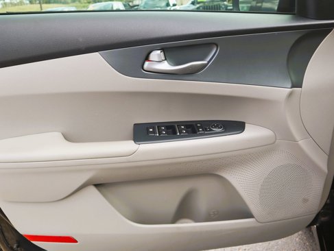 Used 2020 Kia Forte LXS image 16