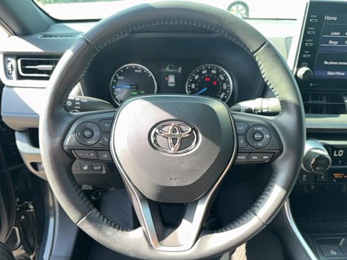 Used 2022 Toyota RAV4 SE w/ Convenience Package image 16