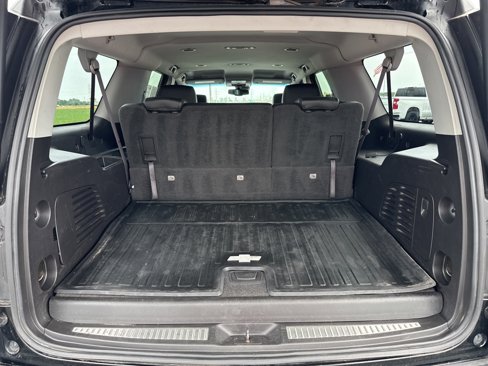 Used 2015 Chevrolet Suburban LT image 9