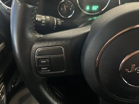 Used 2018 Jeep Wrangler Unlimited Sahara image 21