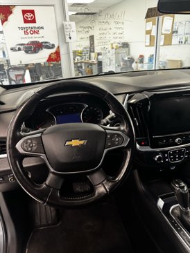Used 2020 Chevrolet Traverse LT image 14