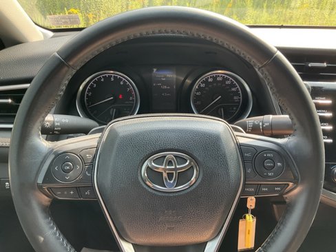 Used 2018 Toyota Camry SE image 7