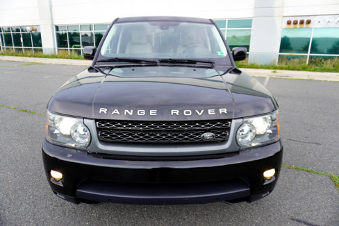 Used 2011 Land Rover Range Rover Sport HSE image 2