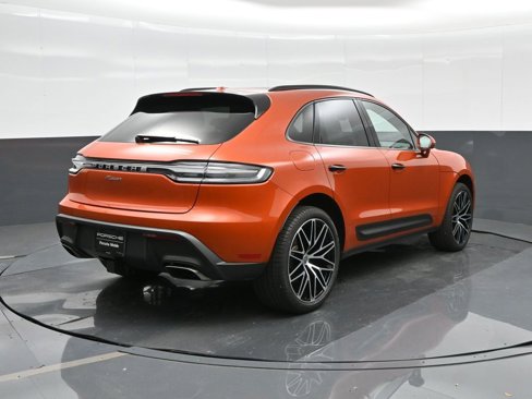 Certified 2025 Porsche Macan image 6