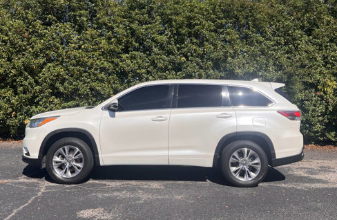 Used 2016 Toyota Highlander LE image 4