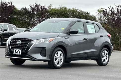 New 2025 Nissan Kicks Play S image 8