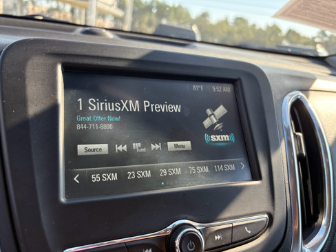 Used 2018 Chevrolet Equinox LT image 18