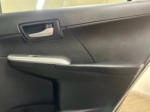 Used 2014 Toyota Camry SE image 34