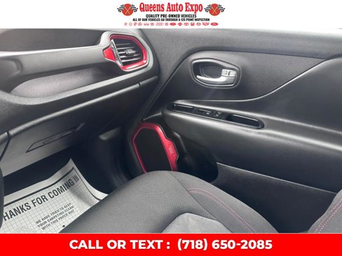 Used 2021 Jeep Renegade Trailhawk image 12