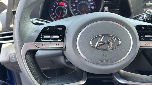 Used 2023 Hyundai Elantra SEL image 17