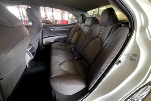 Used 2023 Toyota Camry LE image 19