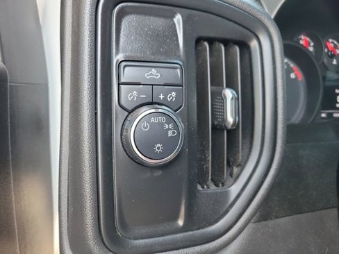 Used 2020 Chevrolet Silverado 1500 Custom w/ Custom Value Package image 13