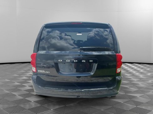 Used 2019 Dodge Grand Caravan SE image 7