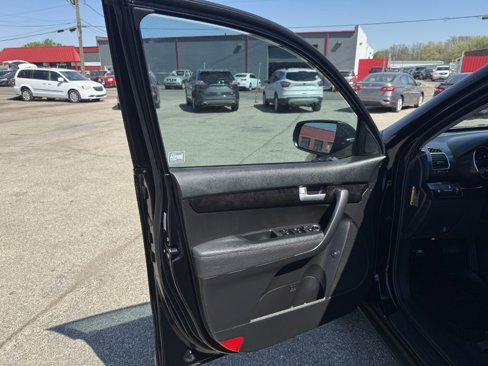 Used 2015 Kia Sorento LX image 7
