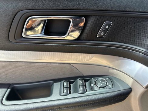 Used 2019 Ford Explorer FWD image 8