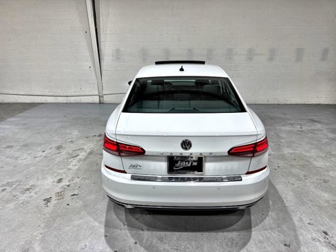 Used 2020 Volkswagen Passat 2.0T SEL image 22