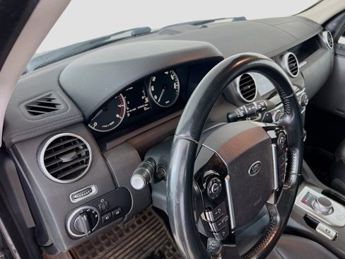 Used 2015 Land Rover LR4 HSE image 9