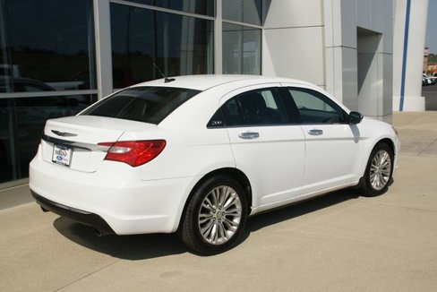 Used 2013 Chrysler 200 Limited w/ Sun/Sound Group image 3