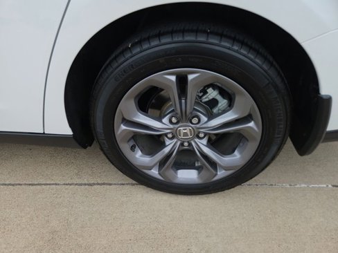 Certified 2024 Honda Accord EX image 9
