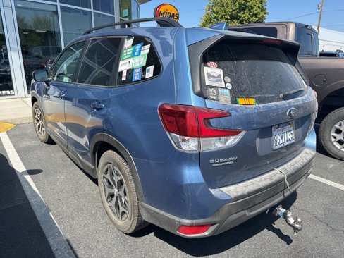 Used 2019 Subaru Forester Premium w/ All-Weather Package image 2