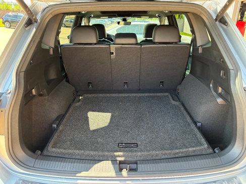 Used 2022 Volkswagen Tiguan SE R-Line image 13