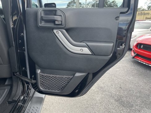 Used 2016 Jeep Wrangler Unlimited Sahara w/ Connectivity Group image 36
