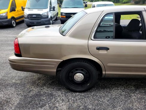 Used 2007 Ford Crown Victoria Police Interceptor image 12