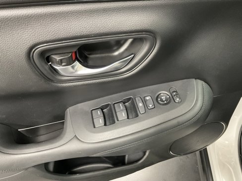 Certified 2023 Honda HR-V LX image 28