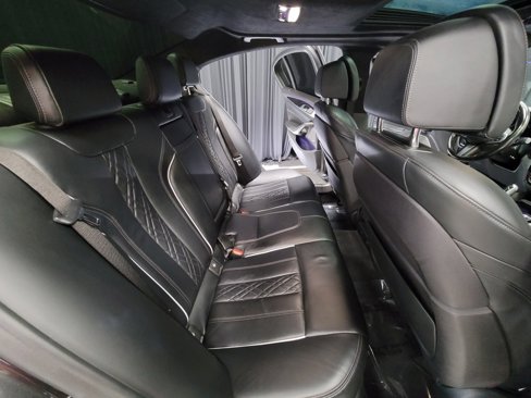 Used 2018 BMW M550i xDrive image 36