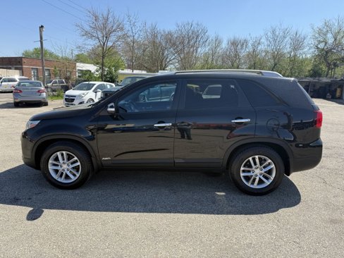 Used 2015 Kia Sorento LX image 2