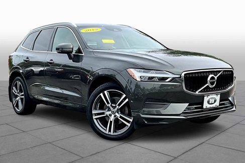Used 2019 Volvo XC60 T5 Momentum w/ Multimedia Package image 2