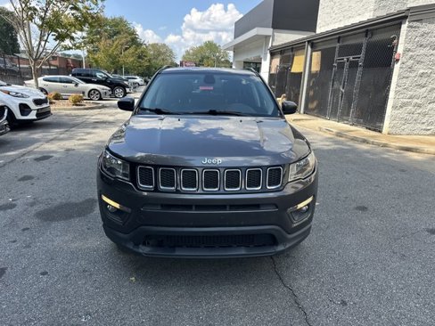 Used 2018 Jeep Compass Latitude w/ Cold Weather Group image 3