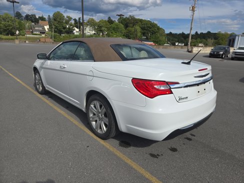 Used 2013 Chrysler 200 Touring w/ Cold Weather Group image 6